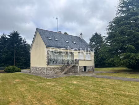 maison familiale 4 chambres - sous-sol complet - beau potentiel