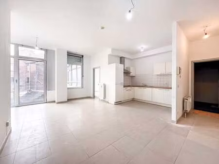 appartement 2 chambres avec 2 points d’eau en bonne état