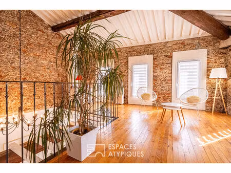 superbe maison de village rénovée au charme d'antan avec cour