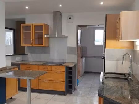 location rénové plain pied - proche centre