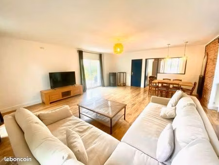 grande maison meublée de jeunes actifs/étudiants loue chambre