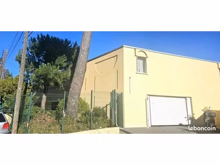 parking/box 11 m² nice