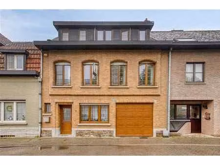 maison rénovée avec jardin, arbres fruitiers & garage