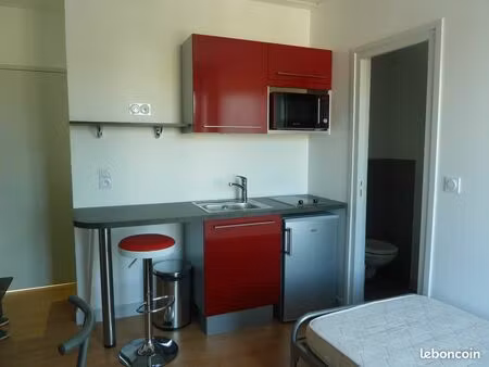 chambre studio meublée