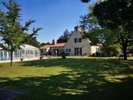 propriété avec piscine, court de tennis et accès dordogne