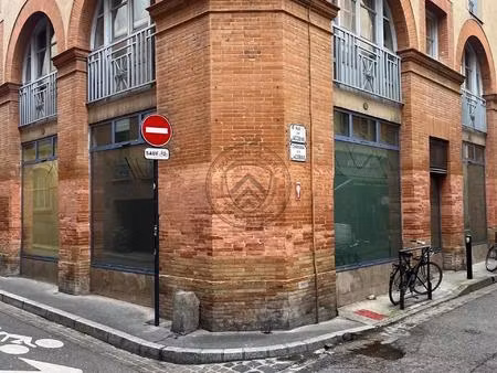 local professionnel capitole avec parkings possible