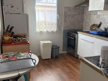 location appartement 3 pièces à saint-méen-le-grand (35290) : à louer 3 pièces / 68m² sain