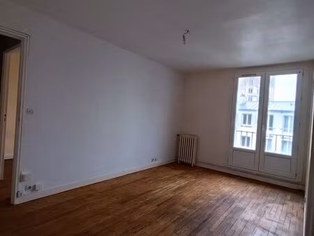 t3 50m² centre -ville brest – dernier étage – tram – pas de frais agence