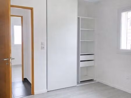 appartement moderne et lumineux avec terrasse