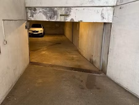 parking couvert sécurisé