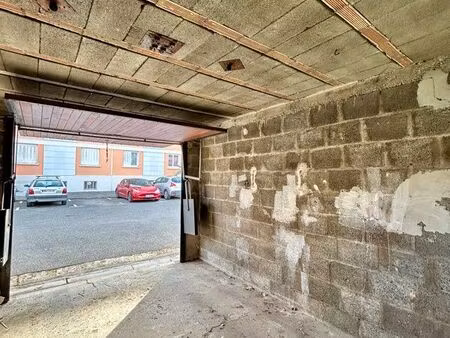 garage fermé - fréjus plage - 18m2 avec lumière naturelle