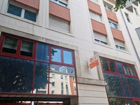 studio 23 m2 place saint marc