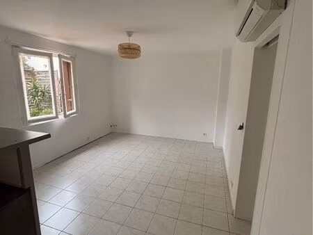 bel appartement f3 toutes commodités