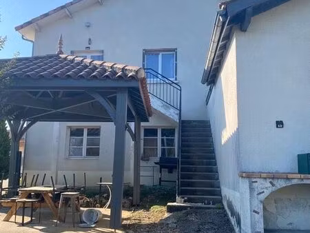 appartement en campagne à saint sylvestre sur lot