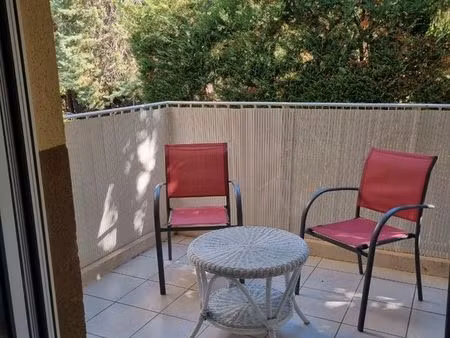 uniquement jusqu'au 4 septembre grand studio meublé puyricard balcon parking