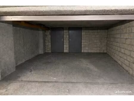 box garage pour moto scooter en centre-ville