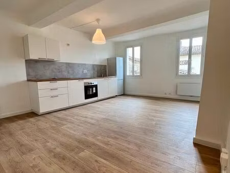 appartement t2 rénové - centre historique de draguignan