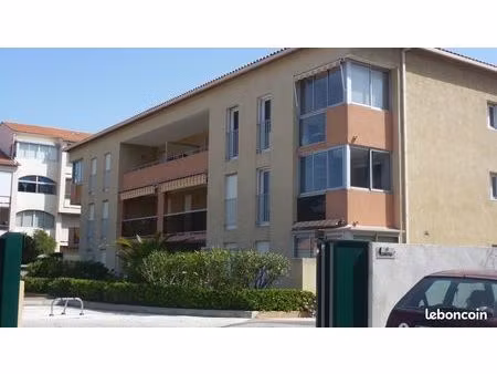 loue t2 six-fours le brusc