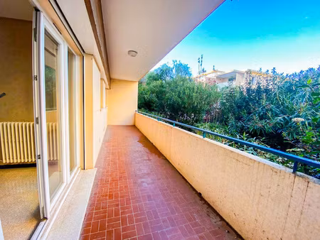 toulon - petit bois : appartement t2 avec terrasse et parkin