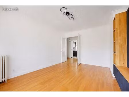 t2 rénové et lumineux – 45 m² – saint-mandé