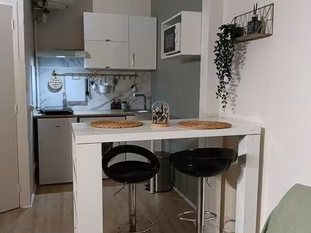 studio rénové et meublé