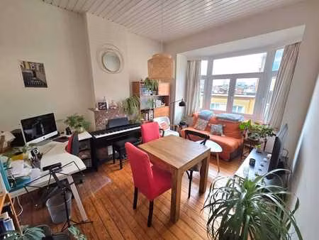 à proximité du rondpoint meiser !