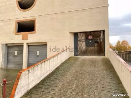 garage ou box fermé sécurisé à empuriabrava