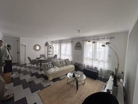 location appartement 4 pièces 65 m² à dijon (21000)