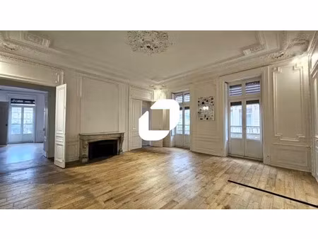 a louer, coeur presqu'île, place bellecour