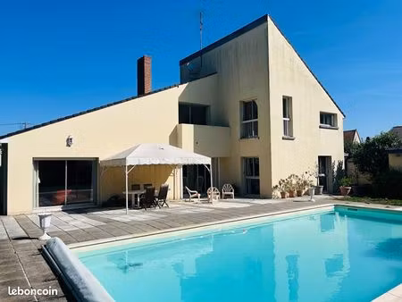 maison 11 pièces 359 m²