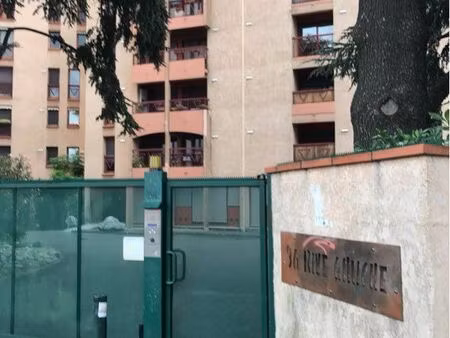 part. loue studio 26m2 arènes/ patte d’oie (idéal etudiant.e avec garant.s sérieux)