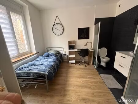 studio 13 m² - internet - netflix - machine a laver - seche linge