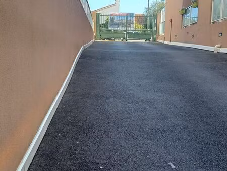 location garage sécurisé