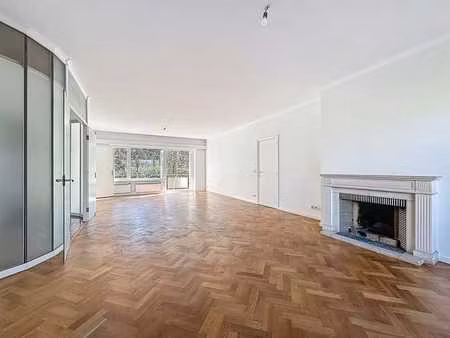 bel appartement 3 chambres de 133m² / terrasses et parking