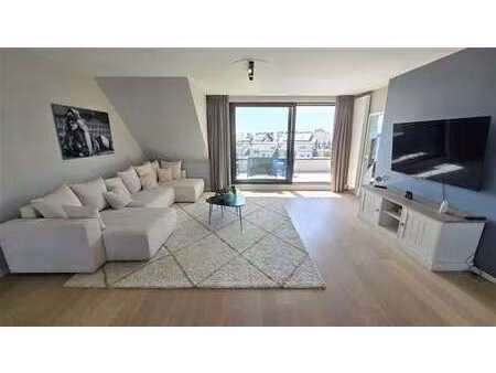 splendide penthouse meublé avec parking !