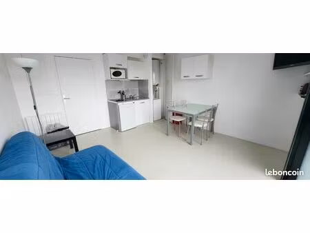 location appartement meublé 24m2 place de parking ligne de bus à proximité