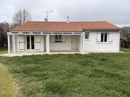 maison de plain pied de 102 mètres carrés sur une parcelle de 900 mètres carrés à montauba