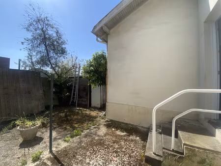 échoppe de plain pied à proximité saint augustin et mondesir