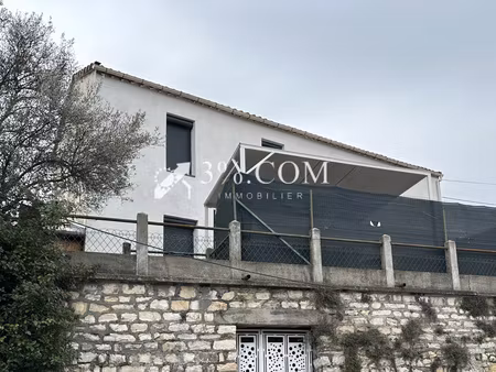 maison de ville avec deux appartements indépendants loués.