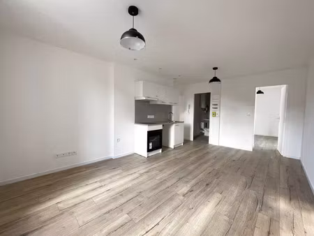location appartement 3 pièces 44 m² à carmaux (81400)