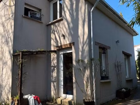 petite maison st marc sur mer