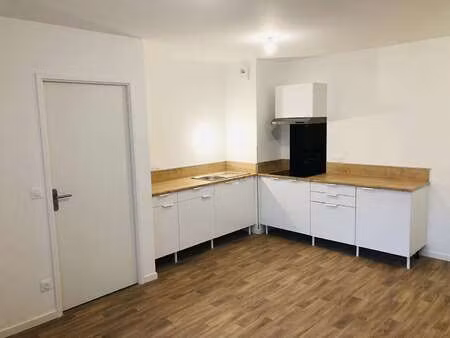 location appartement 2 pièces à saint-sylvain-d'anjou (49480) : à louer 2 pièces / 40m² sa