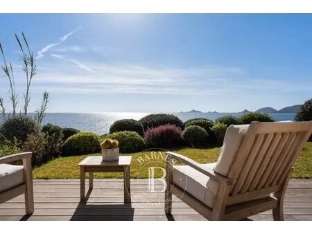 exclusivité, ajaccio, route de sanguinaires, propriété pied dans l'eau, 3 chambres, vue...