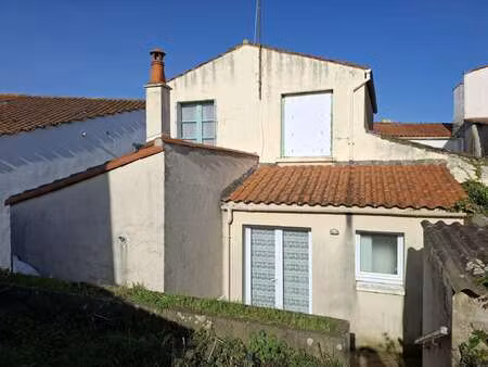 vente maison aux sables-d'olonne (85100) : à vendre / 65m² les sables-d'olonne