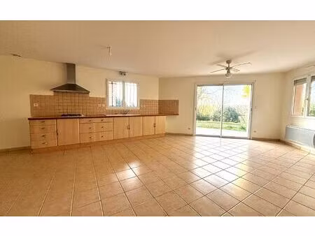 location appartement, m² t-3 à bétous, 600 €