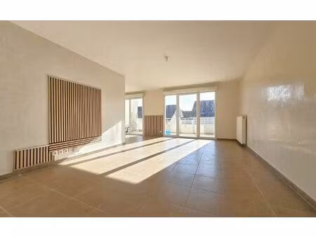 location appartement, 83.54 m² t-4 à thoiry, 1 950 €