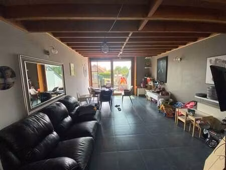 maison avec terrasse, jardin et emplacement parking