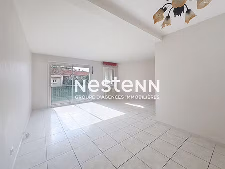 à vendre : appartement spacieux de 4 pièces à perpignan, secteur kennedy, balcons et place