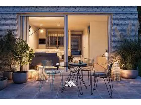 woning met vier slaapkamers, zonneterras en tuin