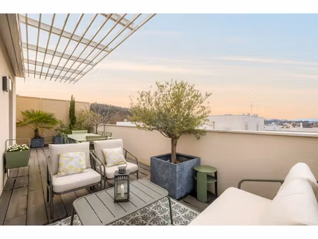 exclusivité - nouveau - penthouse urbain 81 m2 plein ciel